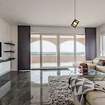 Luka Villa