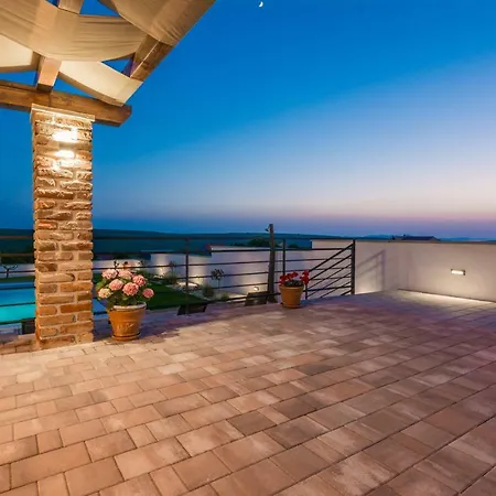 Luka Villa