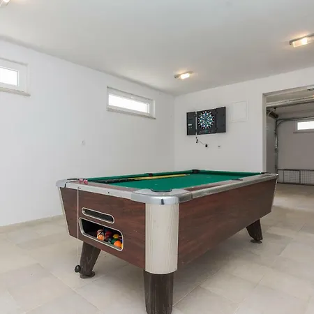 Luka Villa